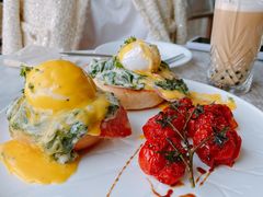 班尼迪克红菜头熏鲑鱼可乐饼-The Rug Cafe(王府中环店)