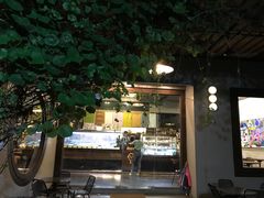 -莓园冰淇淋店
