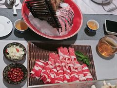 -红鼎豆捞·非遗鲍皇汤火锅(宝丰路店)