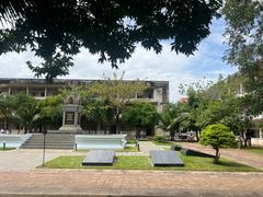 -吐斯廉屠杀博物馆