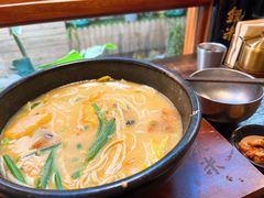-银米·云南传统过桥米线(双廊黑金冠店)