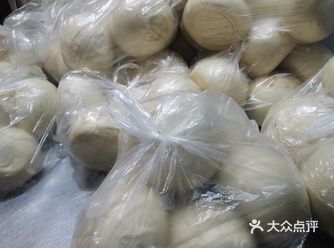 新开的一家店，大馒头（全麦的，杂粮的，玉米面的