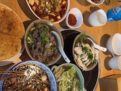 -大众跷脚牛肉馆·非遗传承单位(峨眉山店)