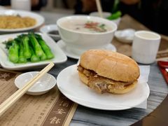 猪扒包-黄枝记(议事亭前地店)
