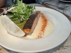 -ROAST coffee & eatery