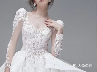 泡泡袖来袭蕾丝重工婚纱