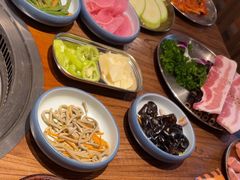 -明洞阿姨·韩式酱蟹烤肉·创意料理(三元桥店)