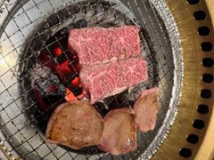 -山川小町·极番烧肉(新地假日广场店)