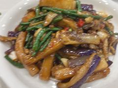-鑫巴蜀小镇 · 水煮鱼专研店(玉桥店)