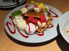 水果华夫饼-Lia Cafe Bar Restaurant松山咖啡屋