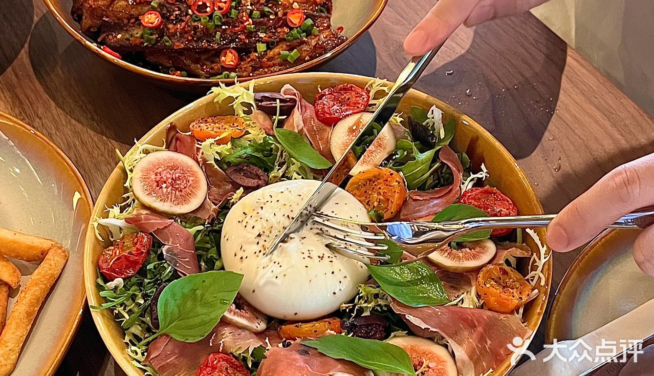 深圳新店｜花小钱装大杯的餐酒吧，好chill