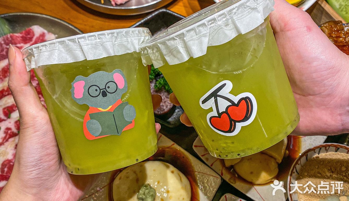 全程也都有帮烤 还有给一盘灵魂葱丝 生菜包肉绝！