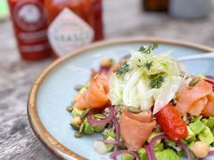 烟熏三文鱼谷物色拉-RAC BAR(安福路店)