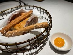 餐前面包-Mogul Eatery·大亨餐酒馆