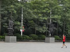 -英雄广场