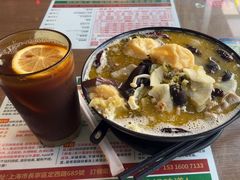 老坛酸菜肥牛小锅米线-肥汁米蘭香港米线(定西路店)