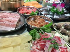 -围炉肉舍•炭烤活鳗•丹东海鲜烤肉(步行街店)