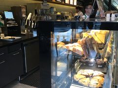 -星巴克臻选(莘庄仲盛店)