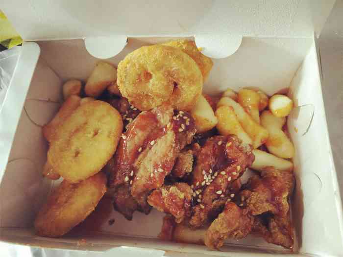 打分    /人 超级喜欢sauceflow的炸鸡外卖,外卖优惠超多,便宜又好吃!