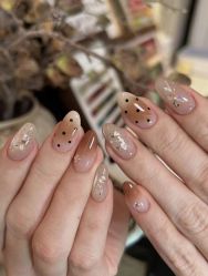 -赢韵美甲美睫瑞士净斑中心