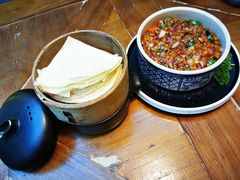 传统黑三剁配薄饼-雀舞云南菜(天津天河城购物中心店)