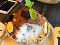 -莓园冰淇淋店