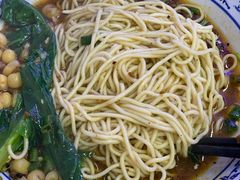 -渝之汇牛肉豌杂面