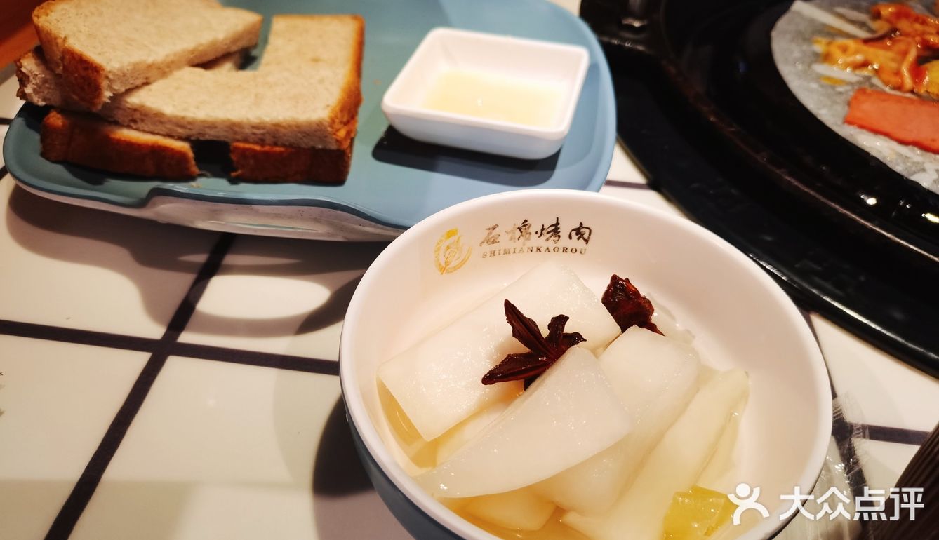 7点多到的还要等位，生意特别好，座无虚席