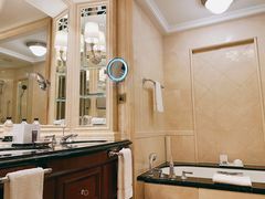 -广州富力丽思卡尔顿酒店