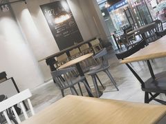 大堂-HELLO 27 意面·沙拉·帕尼尼