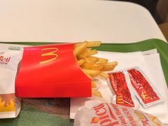 -麦当劳(上海虹桥站30B检票口楼上)