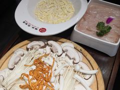 -陆派巴倒烫火锅(城东店)