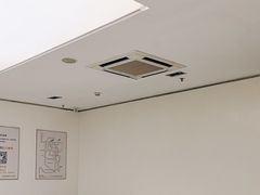 -卡罗酒店(东门晒布地铁站店)