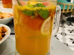 姚YAO鲜果乌龙茶-姚姚酸菜鱼·金戈戈香港豉油鸡(喜荟城联名店)