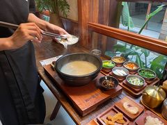 -银米·云南传统过桥米线(双廊黑金冠店)