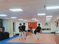 -adidas壹跆运动馆(世纪经贸大厦店)