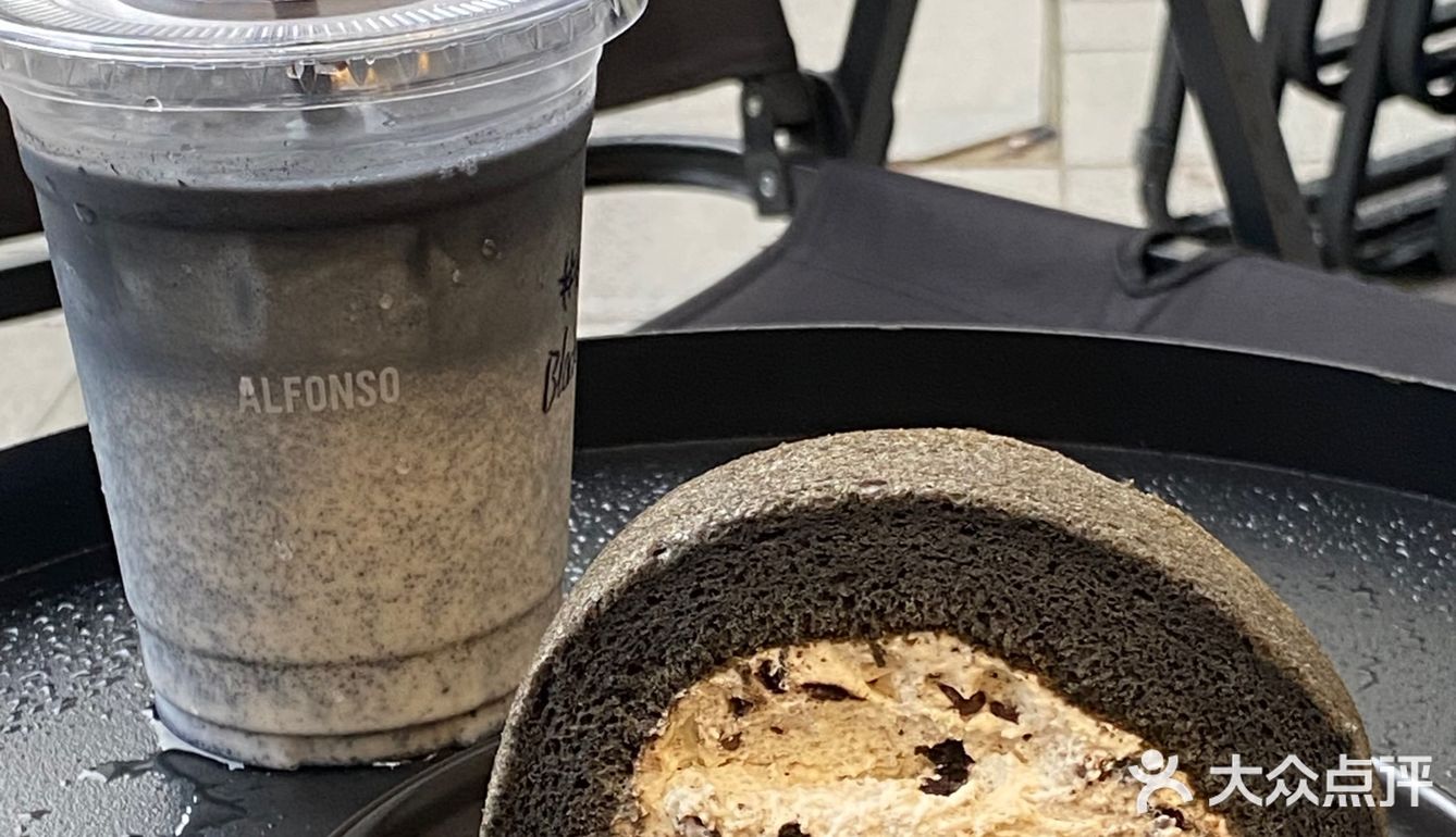 大良新晋半开放式咖啡店☕️暗黑风超酷der⚫️