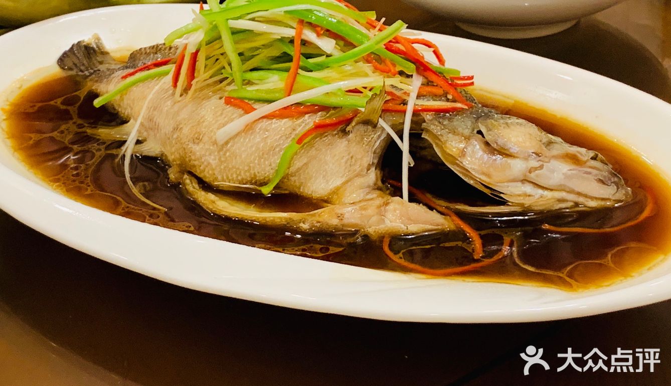 猪耳朵，牛头肉，凉粉，都不错，西湖牛肉羹，肚丝汤