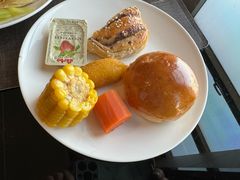 -唐拉雅秀酒店-西锦汇空中BBQ·思创餐厅