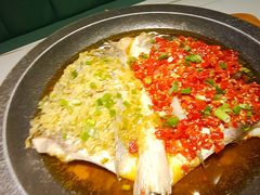 -阿瓦山寨·湘菜现炒·剁椒鱼头王(咸阳总店)