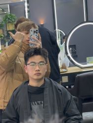 -藤野造型烫染·漂发