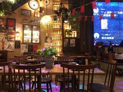 -临界音乐酒馆·小龙虾·江湖菜(华熙LIVE·鱼洞店)