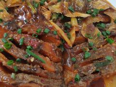 -胡子饮食店