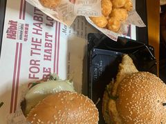 -The Habit Burger Grill 哈比特汉堡(复兴soho店)