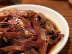 卤羊头肉-阿里家·新疆烤肉酒場 by MIG