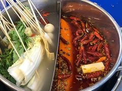 -马路边边串串香形象店(磐石路店)