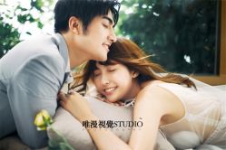 俏皮可爱-巴黎婚纱摄影工作室