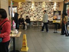 -麦当劳(卫星广场店)