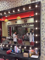 -东方先生国潮男士理发馆