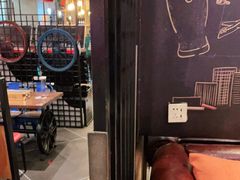 -喝丢一只鞋辣炒海鲜小烧烤(三八广场店)